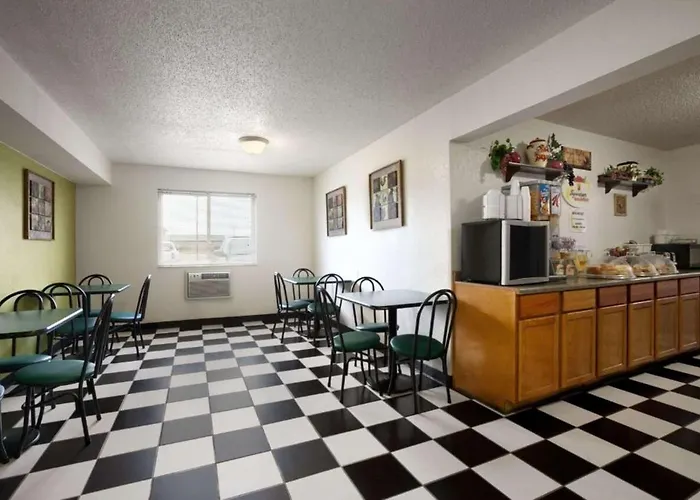 Super 8 By Wyndham Starved Rock State Park Hotel 2*